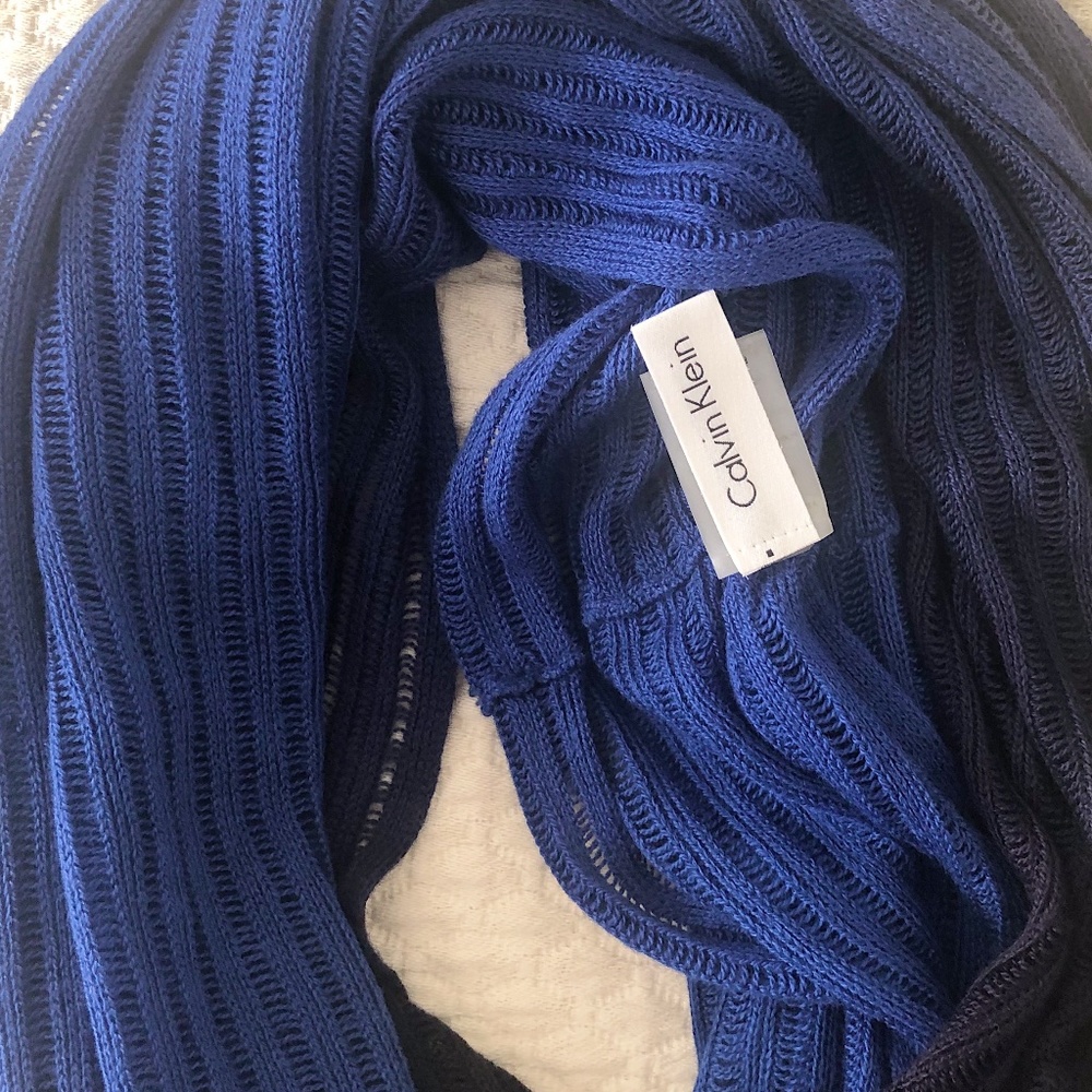 Calvin Klein | Gradient Blue Infinity Scarf - Picture 3 of 4